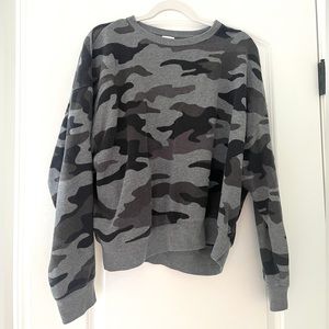 Comfy oversized (almost cropped) crewneck